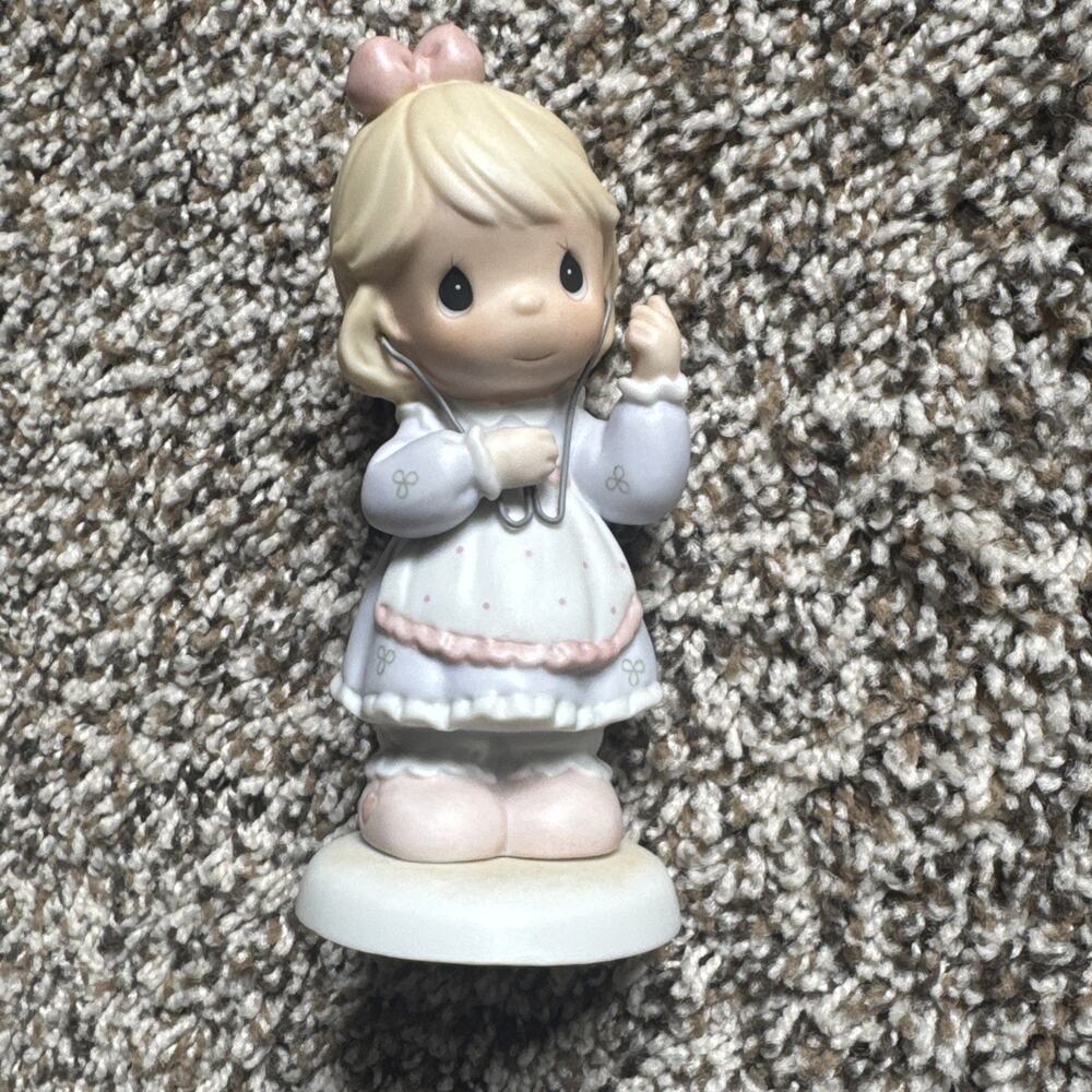 Precious Moments Vintage 1998 "Always Listen To Your Heart" Figurine AE04 1